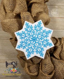 ITH Wreath Decor Snowflake (5x7 hoops)