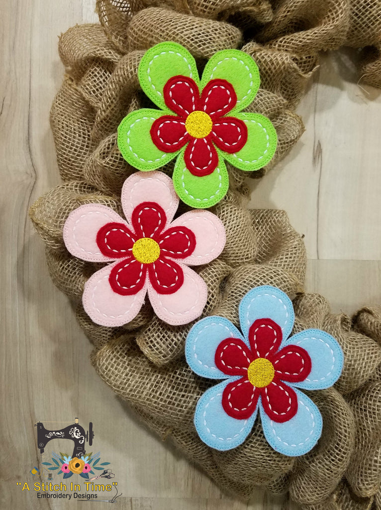 ITH Flower1 5x7 or 6x6 hoops
